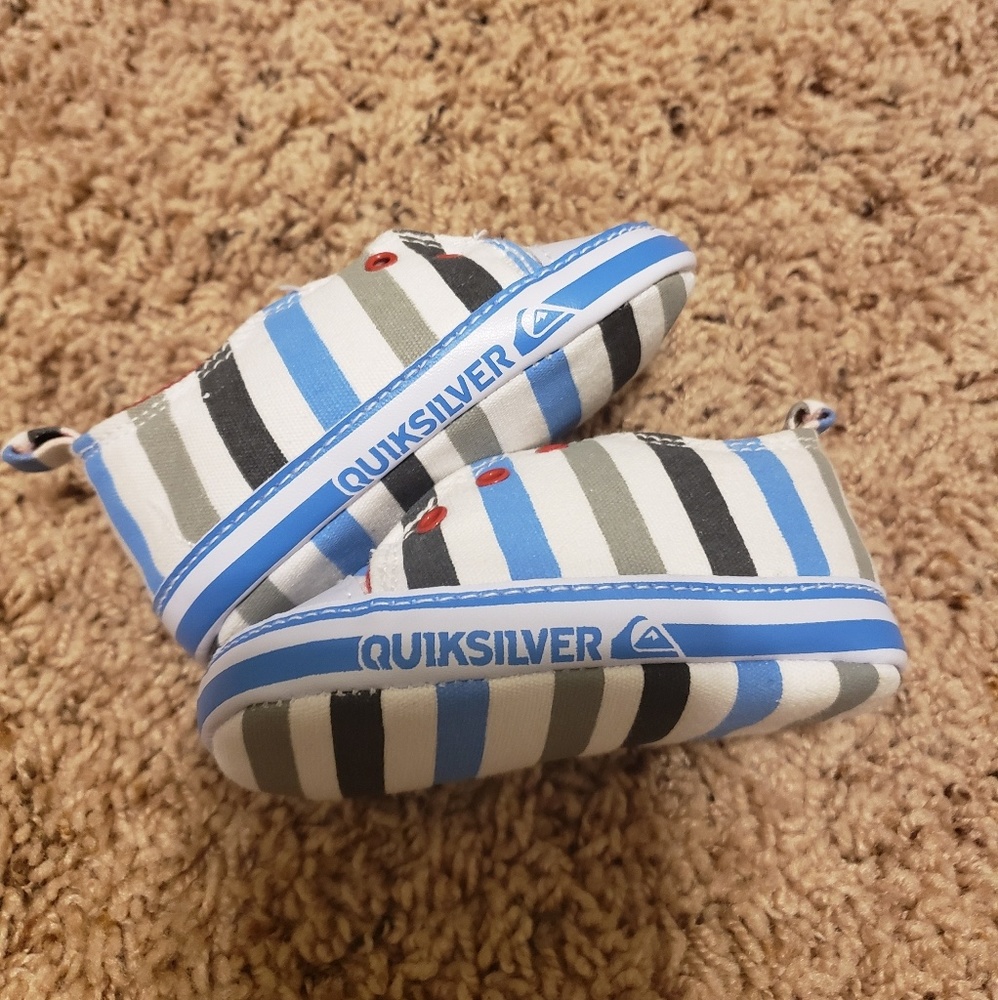 Quicksilver infant crib shoes